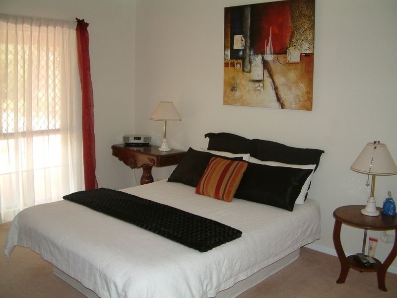 11 Clarence Drive, Helensvale QLD 4212