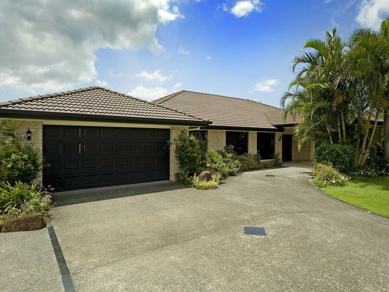 52 Riverdowns Crescent, Helensvale QLD 4212