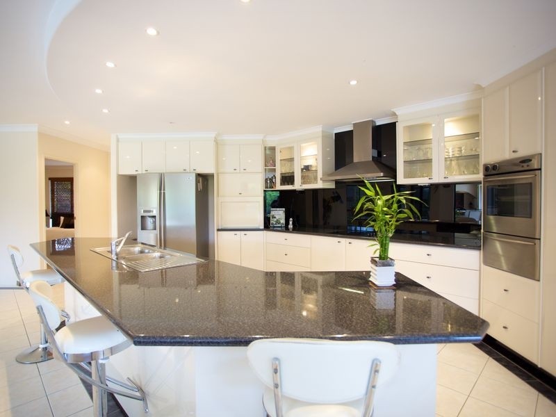 52 Riverdowns Crescent, Helensvale QLD 4212