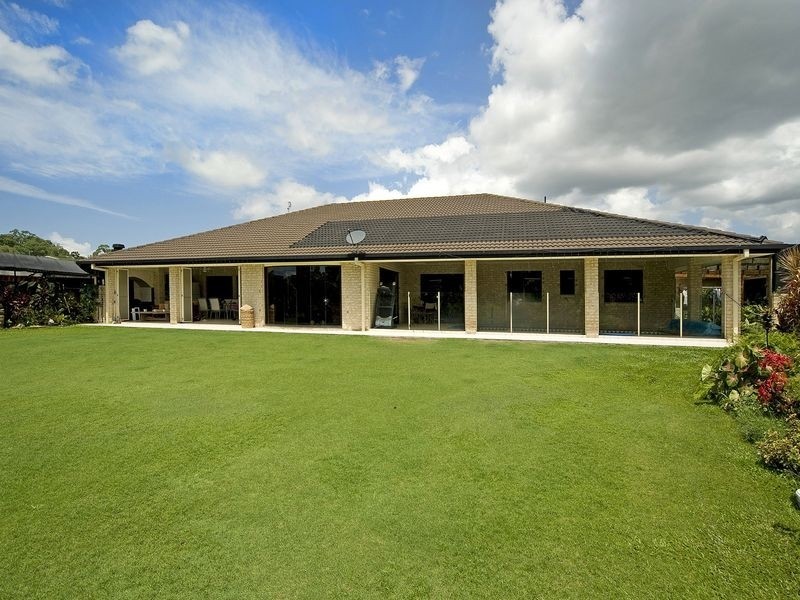 52 Riverdowns Crescent, Helensvale QLD 4212