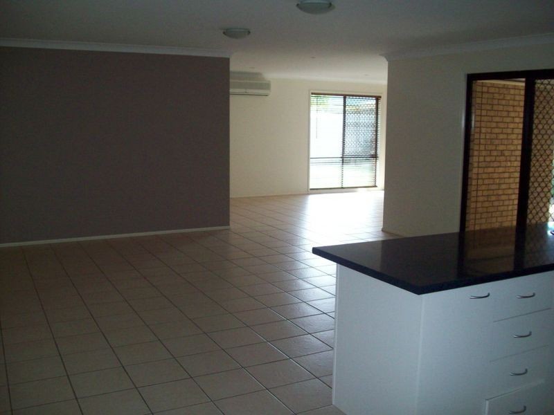 27 Roseapple Circuit, Oxenford QLD 4210