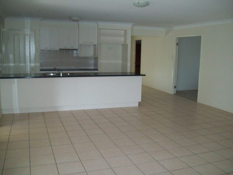 27 Roseapple Circuit, Oxenford QLD 4210