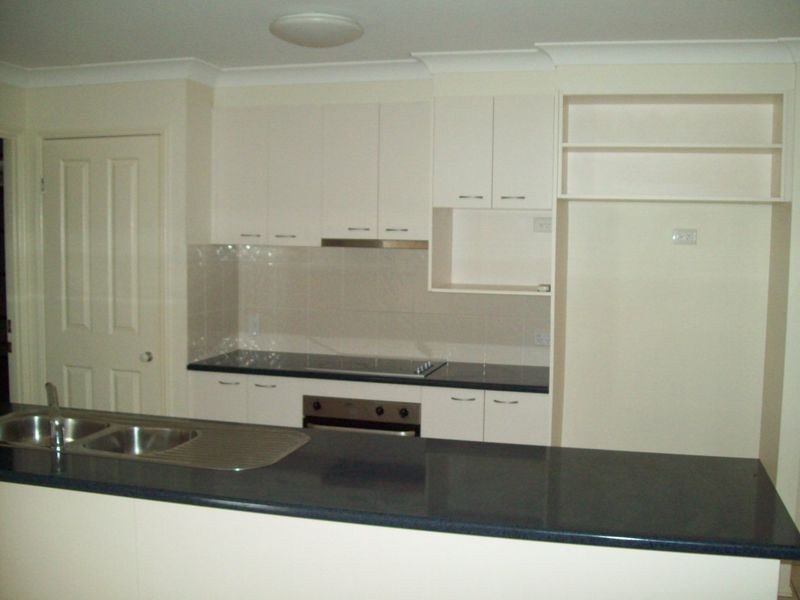 27 Roseapple Circuit, Oxenford QLD 4210