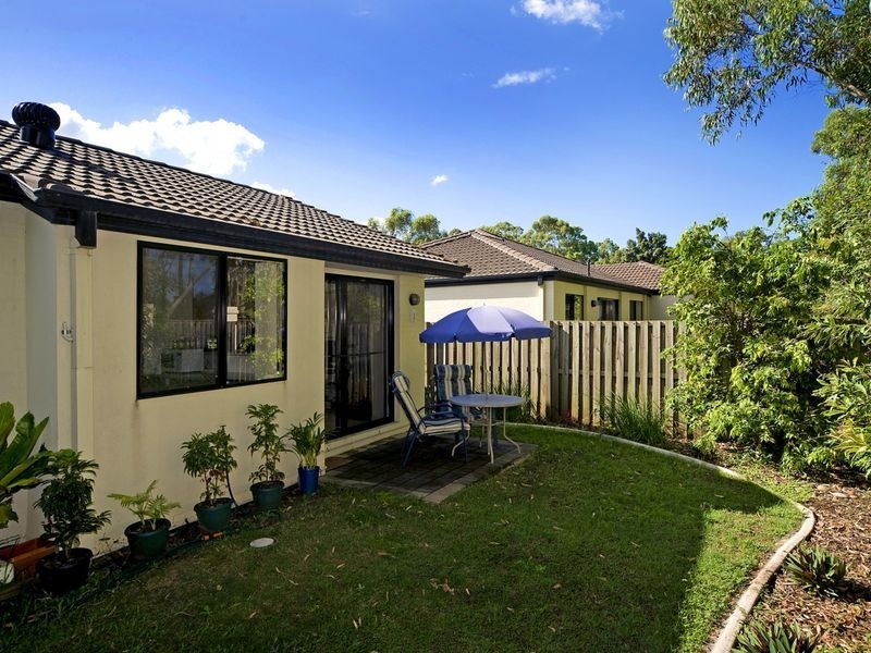 2/590 Pine Ridge Road, Coombabah QLD 4216