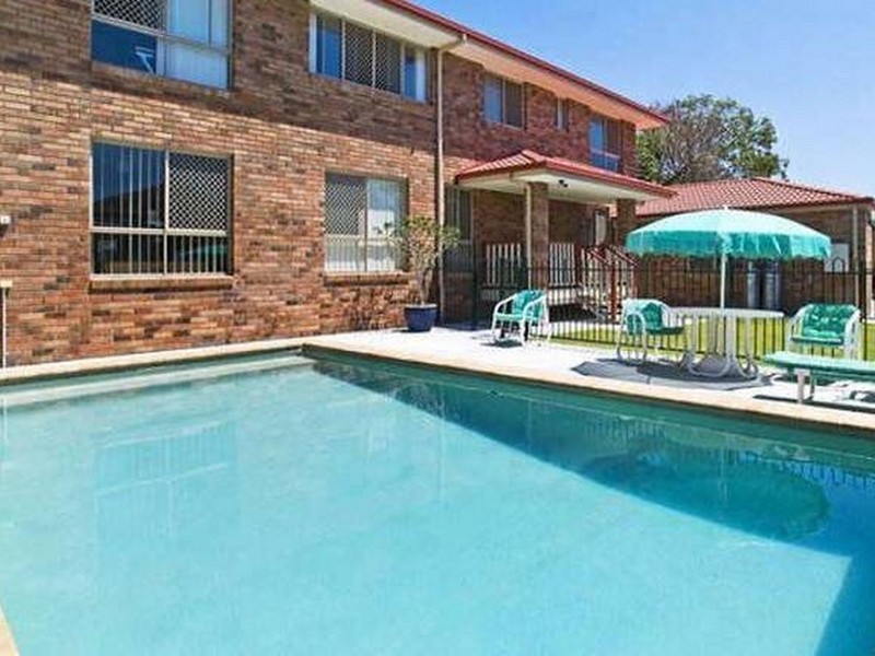 24a Brooke Avenue (Chirn Park), Southport QLD 4215