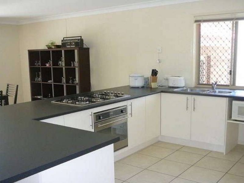 24a Brooke Avenue (Chirn Park), Southport QLD 4215