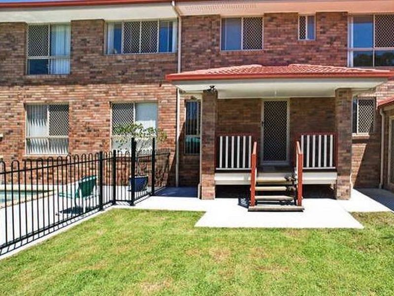 24a Brooke Avenue (Chirn Park), Southport QLD 4215