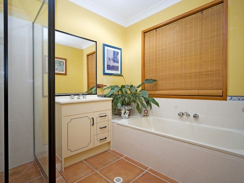 150 Glade Drive, Gaven QLD 4211