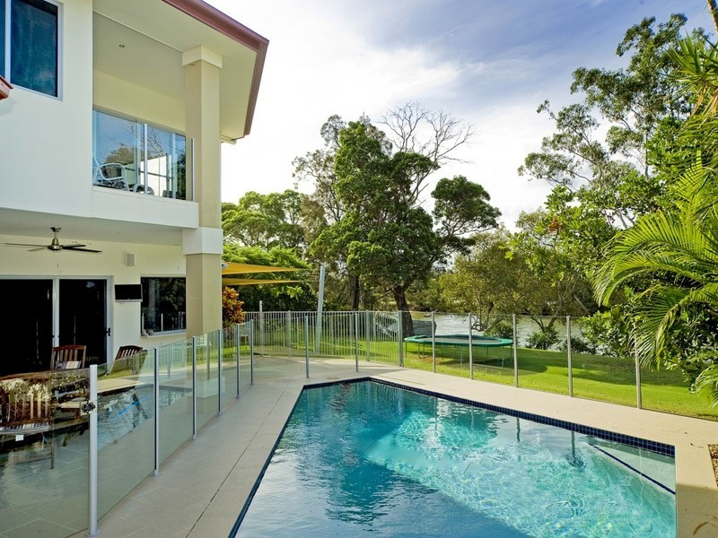 1 Parkview Place (Oyster Cove), Hope Island QLD 4212
