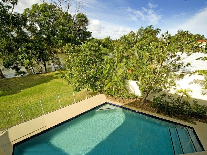 1 Parkview Place (Oyster Cove), Hope Island QLD 4212