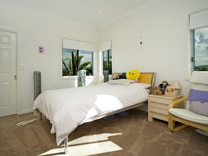 1 Parkview Place (Oyster Cove), Hope Island QLD 4212
