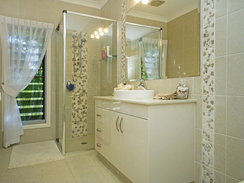 1 Parkview Place (Oyster Cove), Hope Island QLD 4212