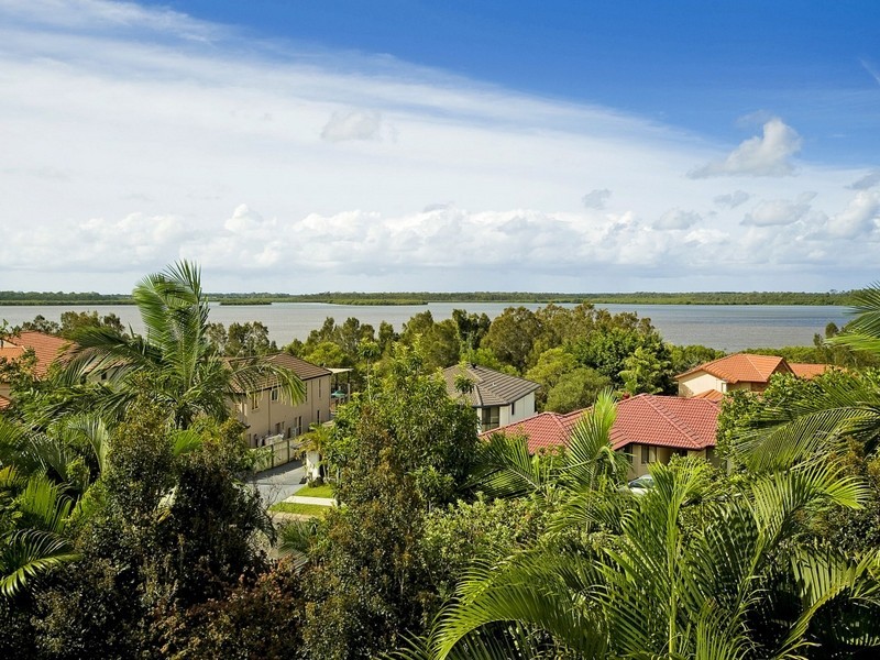 2 Urangan Court, Helensvale QLD 4212