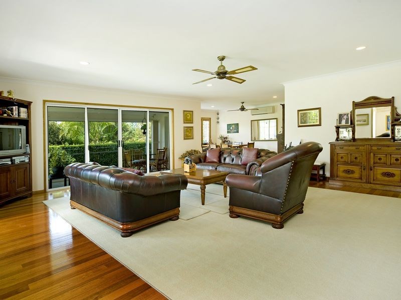 2 Urangan Court, Helensvale QLD 4212