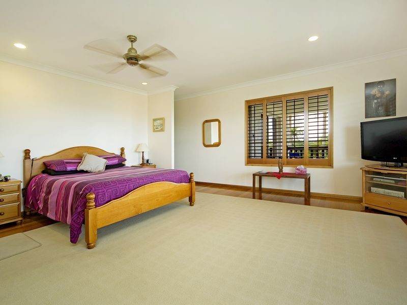 2 Urangan Court, Helensvale QLD 4212