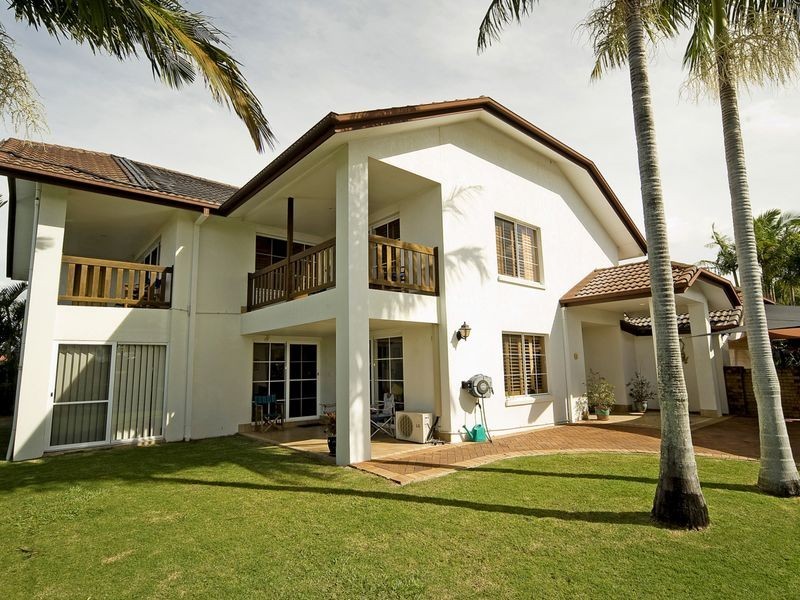 2 Urangan Court, Helensvale QLD 4212