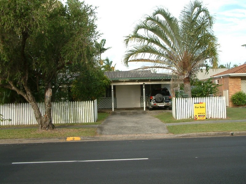 9 Jacaranda Avenue, Hollywell QLD 4216