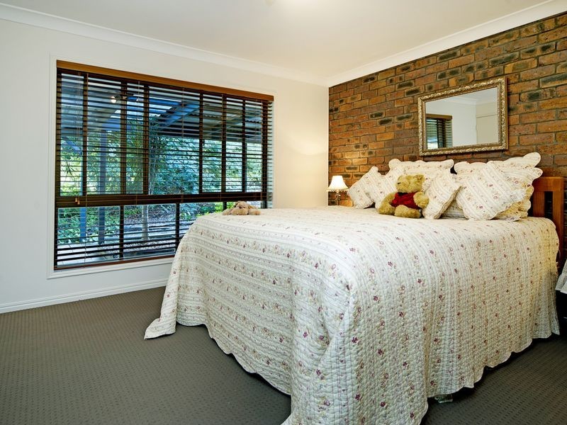 64 Clarence Drive, Helensvale QLD 4212
