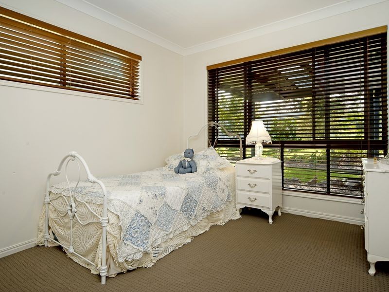 64 Clarence Drive, Helensvale QLD 4212