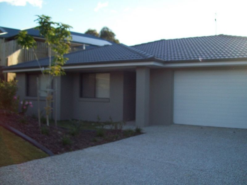 2/9 Murray Circuit, Upper Coomera QLD 4209