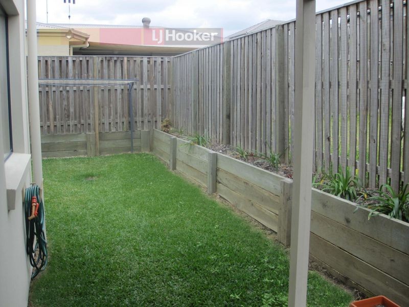 1/26 Witheren Circuit, Pacific Pines QLD 4211