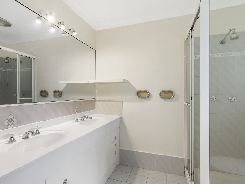 21 Mullewa Crescent, Helensvale QLD 4212