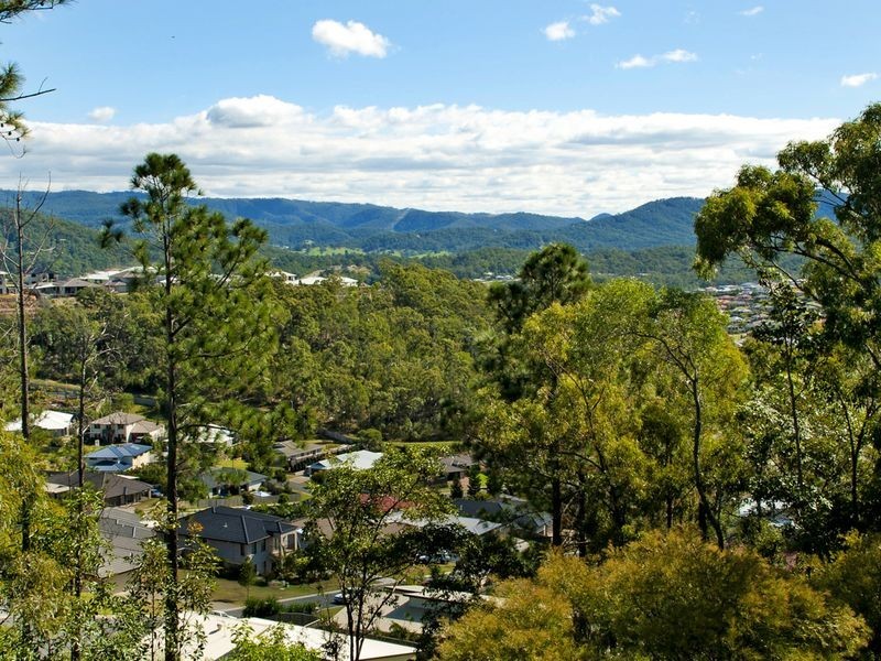 24 Hillary Circuit, Pacific Pines QLD 4211