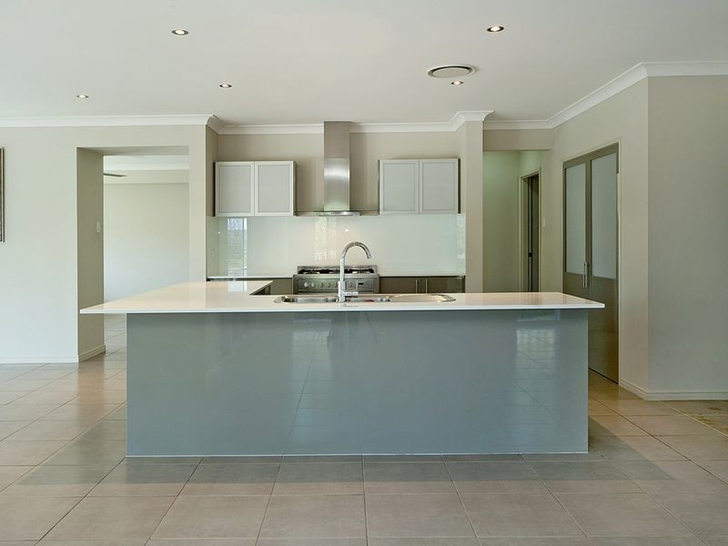 24 Hillary Circuit, Pacific Pines QLD 4211