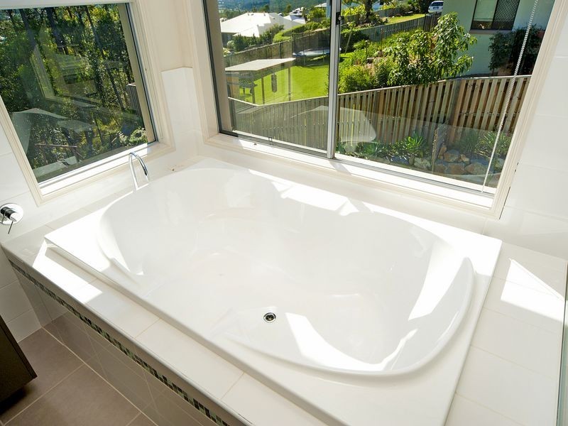 24 Hillary Circuit, Pacific Pines QLD 4211