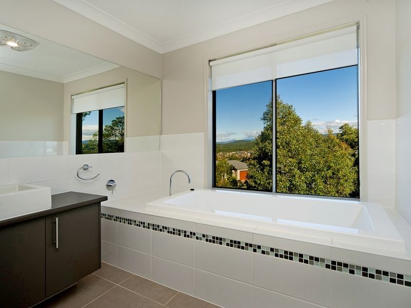24 Hillary Circuit, Pacific Pines QLD 4211