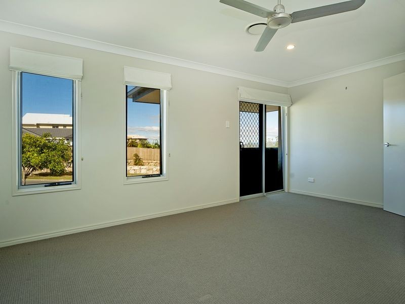 24 Hillary Circuit, Pacific Pines QLD 4211