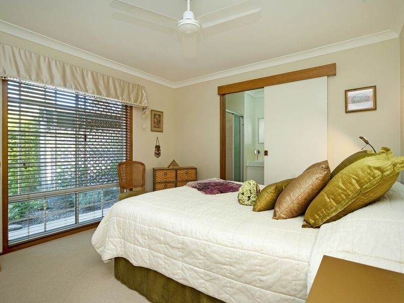 10 Armidale Crescent, Helensvale QLD 4212