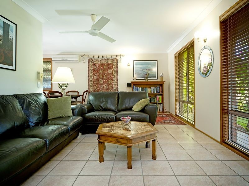 10 Armidale Crescent, Helensvale QLD 4212