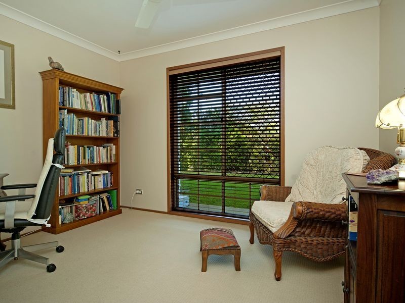 10 Armidale Crescent, Helensvale QLD 4212