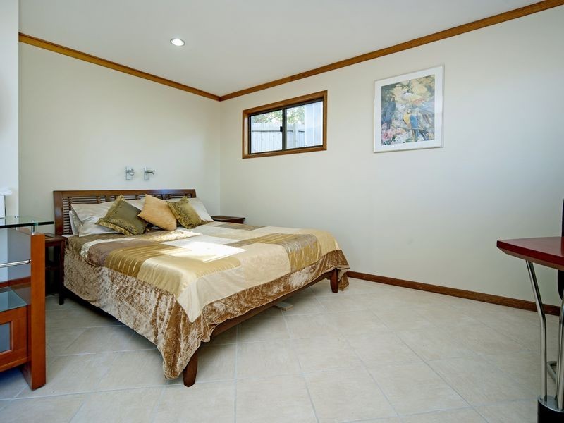 10 Armidale Crescent, Helensvale QLD 4212