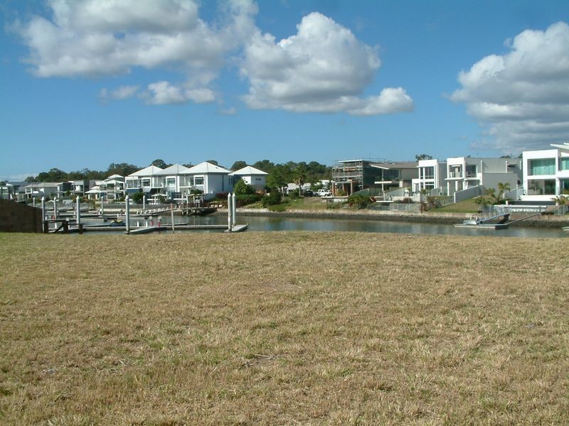 11 Coomera Court, Helensvale QLD 4212