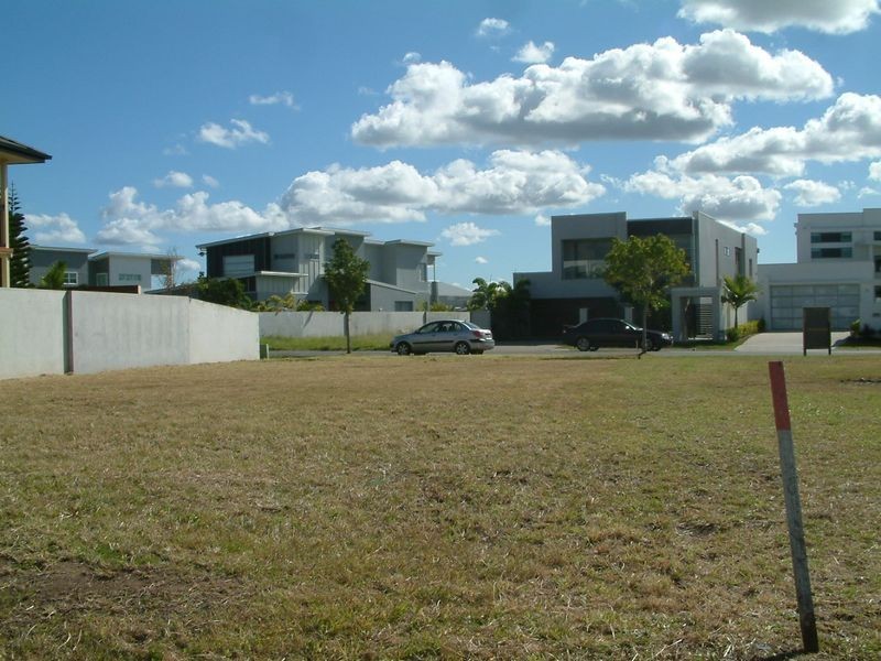 11 Coomera Court, Helensvale QLD 4212