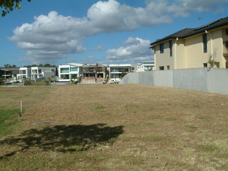 11 Coomera Court, Helensvale QLD 4212