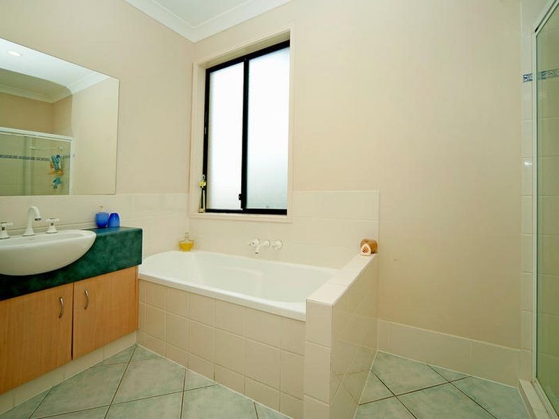 55 Cossington Circuit, Maudsland QLD 4210