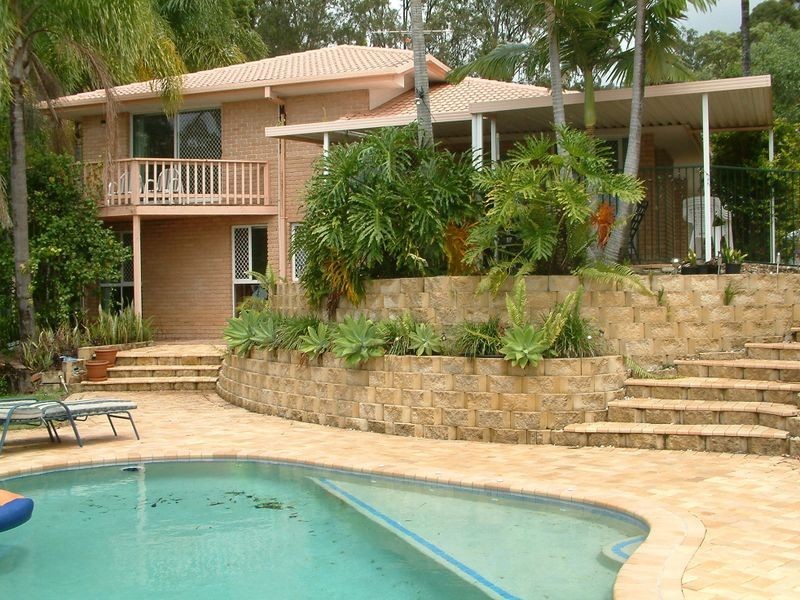 20 Surrey Court, Helensvale QLD 4212