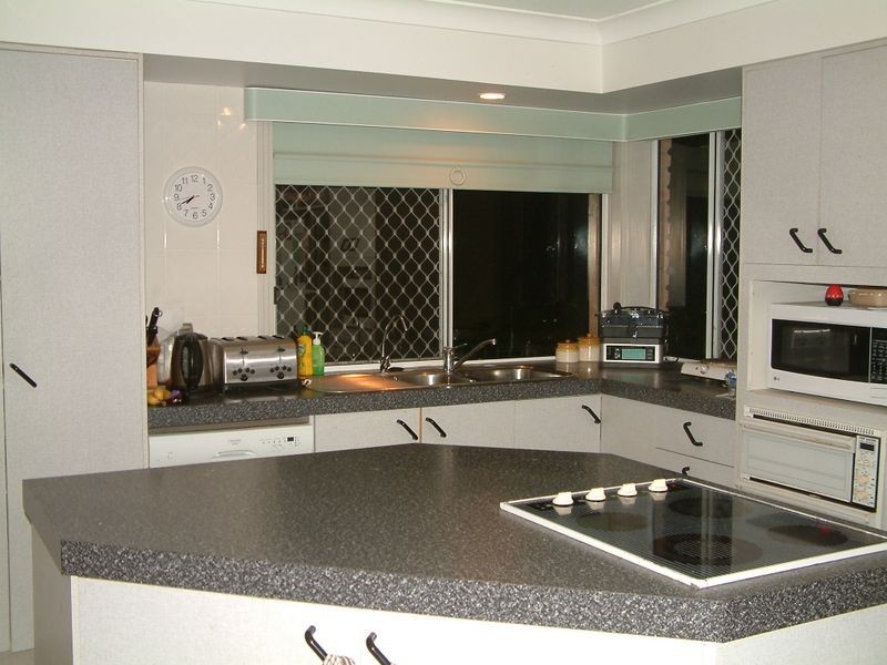 20 Surrey Court, Helensvale QLD 4212