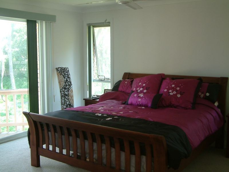 20 Surrey Court, Helensvale QLD 4212