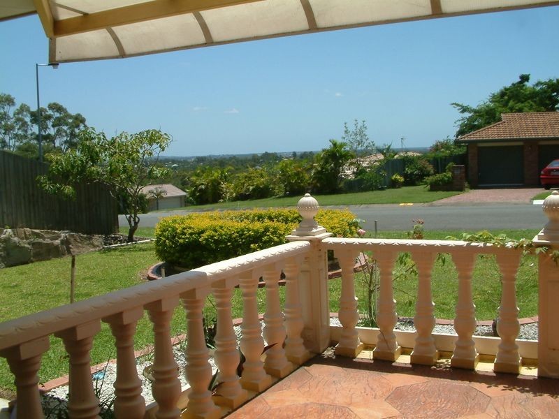 15 Dalby Court, Helensvale QLD 4212