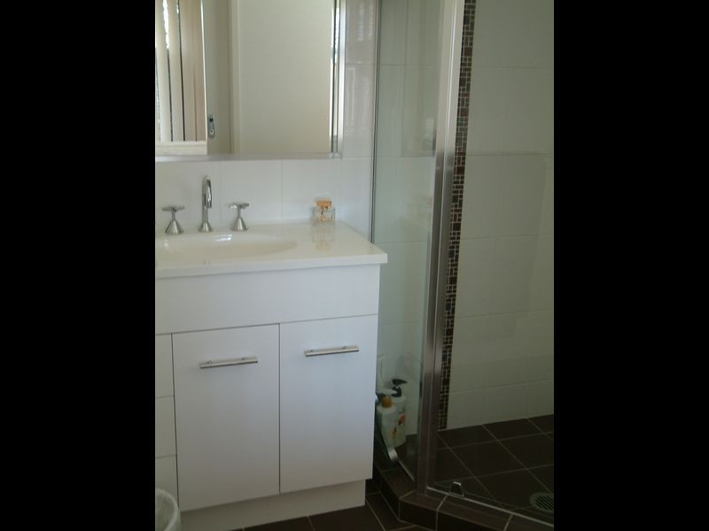 33 Shoalhaven Avenue, Pacific Pines QLD 4211