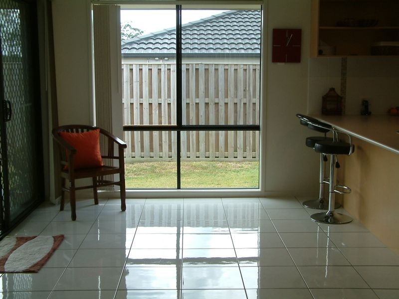 33 Shoalhaven Avenue, Pacific Pines QLD 4211