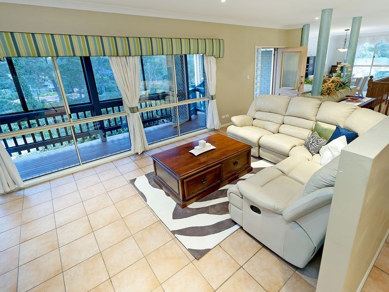 16 Derwent Avenue, Helensvale QLD 4212