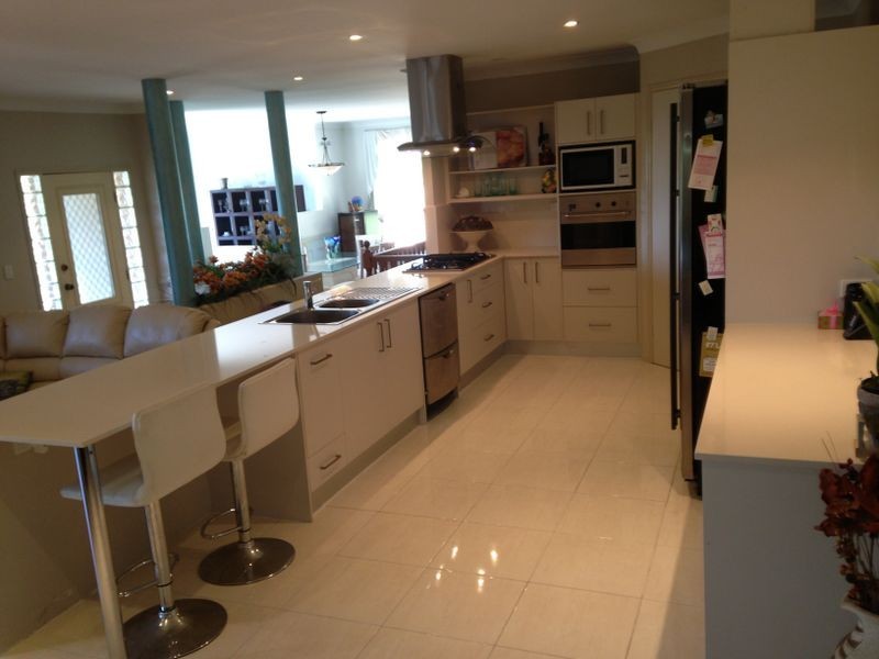 16 Derwent Avenue, Helensvale QLD 4212