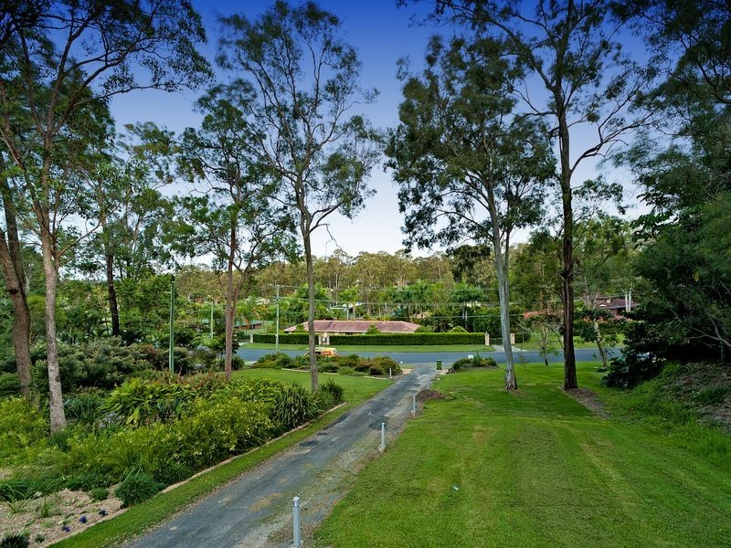 16 Derwent Avenue, Helensvale QLD 4212