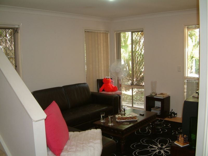 11/19 Harrow Place, Arundel QLD 4214