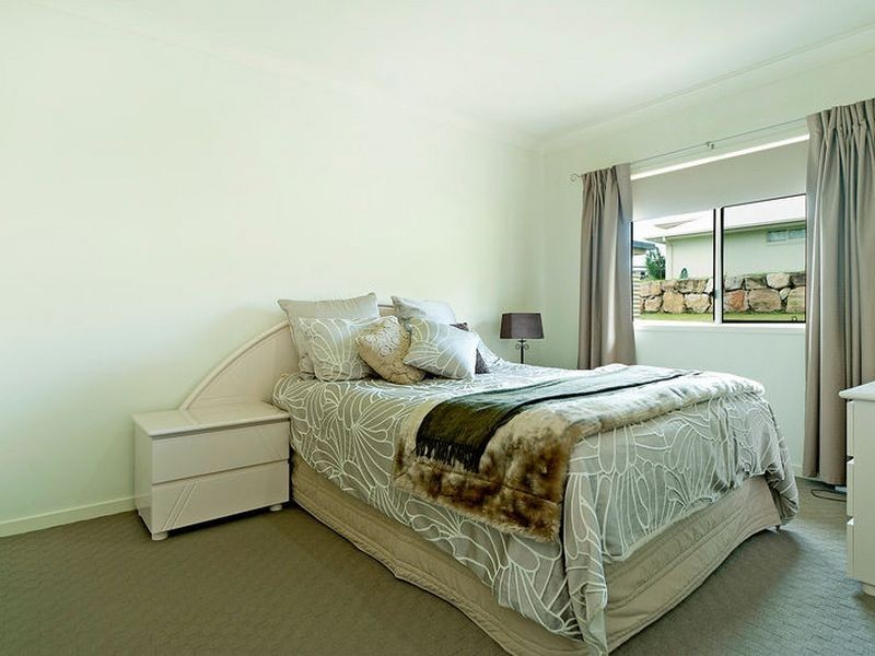 1 Summer Hill Crescent, Maudsland QLD 4210